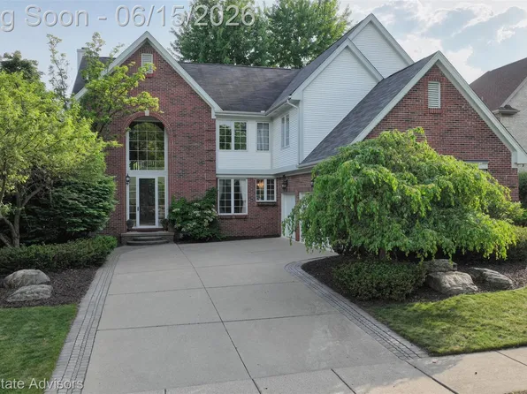 1364 Kentfield Dr, Rochester, MI 48307