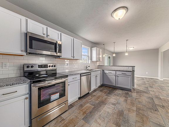 2nd image of 58228 Silvergrass Dr