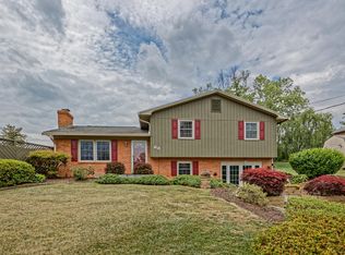 63 Pathfinder Dr, Lexington, VA 24450