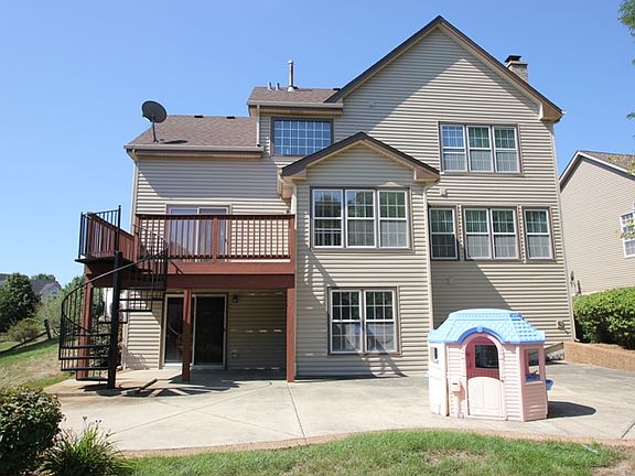 3rd image of 1595 Della Dr