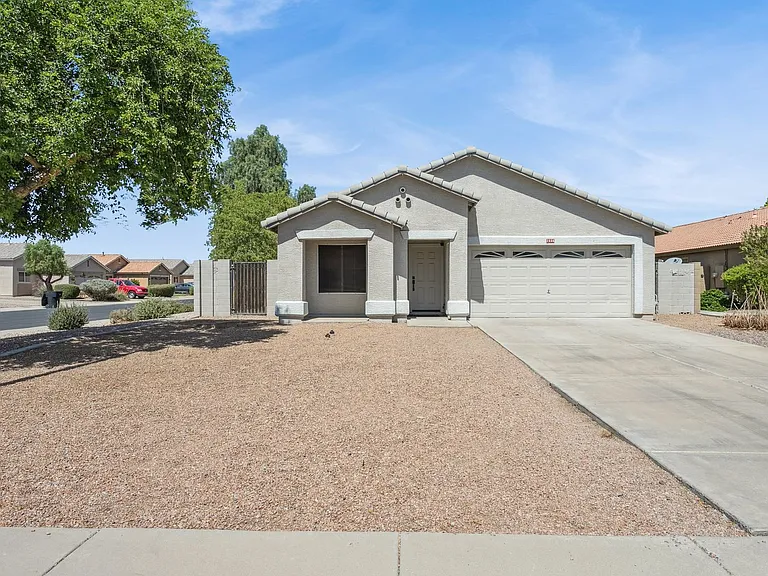 1556 N Rockwell Ct — Photo 1