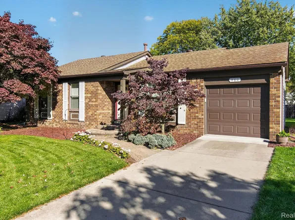 460 Roseland Dr, Canton, MI 48187