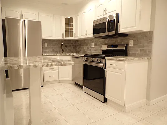 Rented by Hakeem Shahid, LREB | media 6