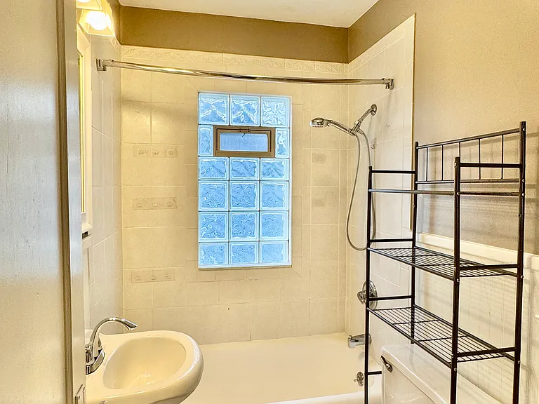 205 S Maple Ave — Photo 12