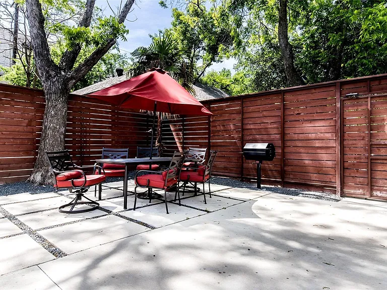 2806 Reagan St — Photo 34