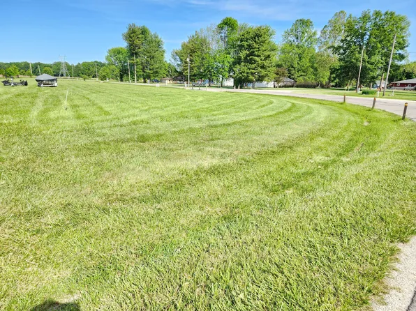 830 SE Santee Dr, Greensburg, IN 47240