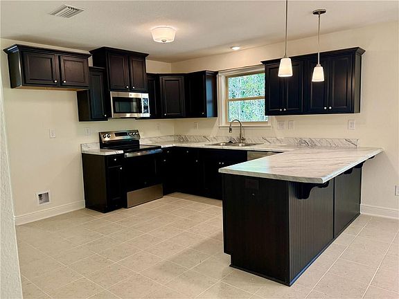 4th image of 1124 Forest Glen Dr