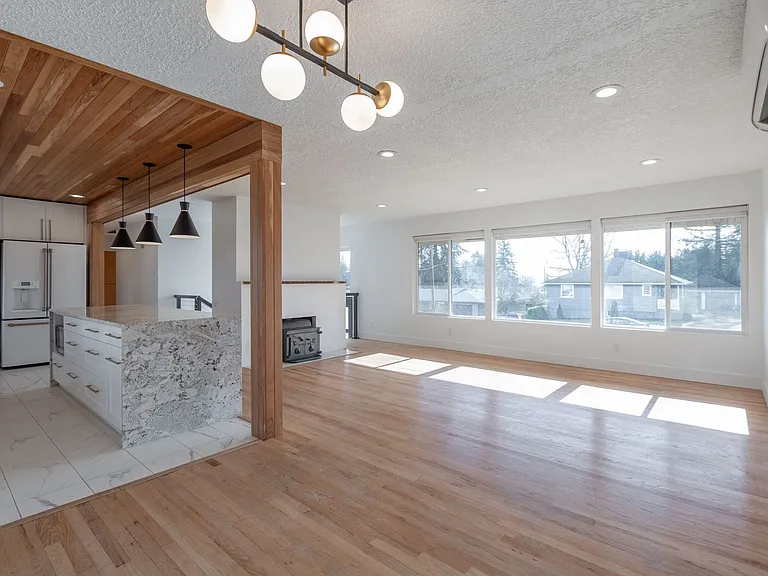 219 NW 19th Ave — Photo 10
