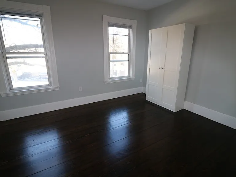 298 Windsor St #2 — Photo 3