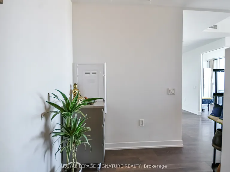 39 Mary St #1505 — Photo 3