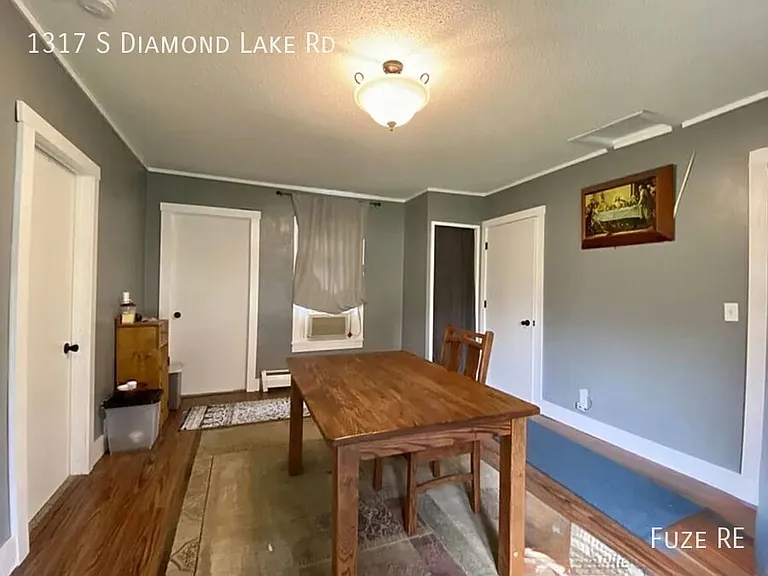1317 S Diamond Lake Rd — Photo 5