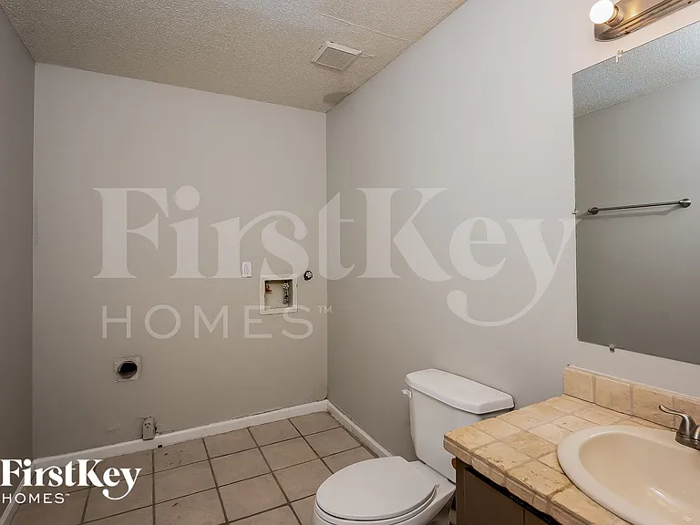 3104 Cobblestone Dr — Photo 8