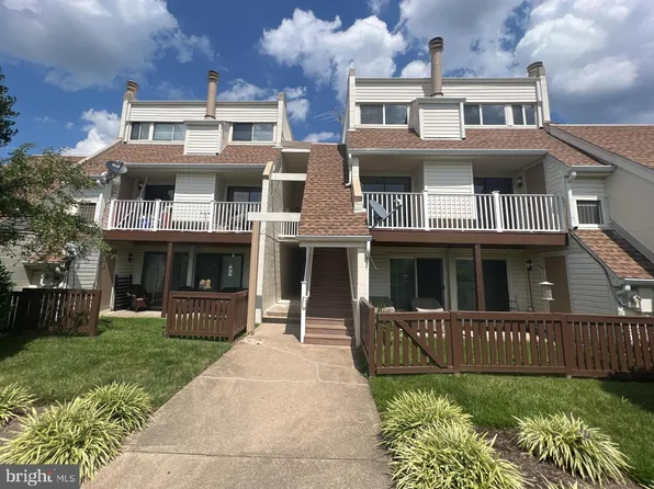 1055 Warwick Ct #6, Sterling, VA 20164