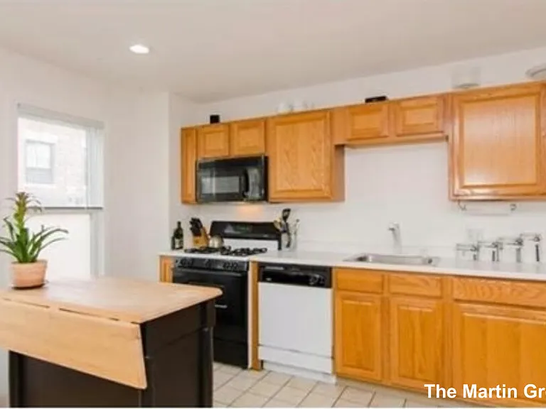 1 Davenport St #8 — Photo 4