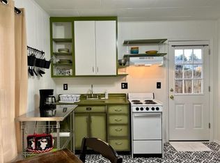 520 W 11th St #B, The Dalles, OR