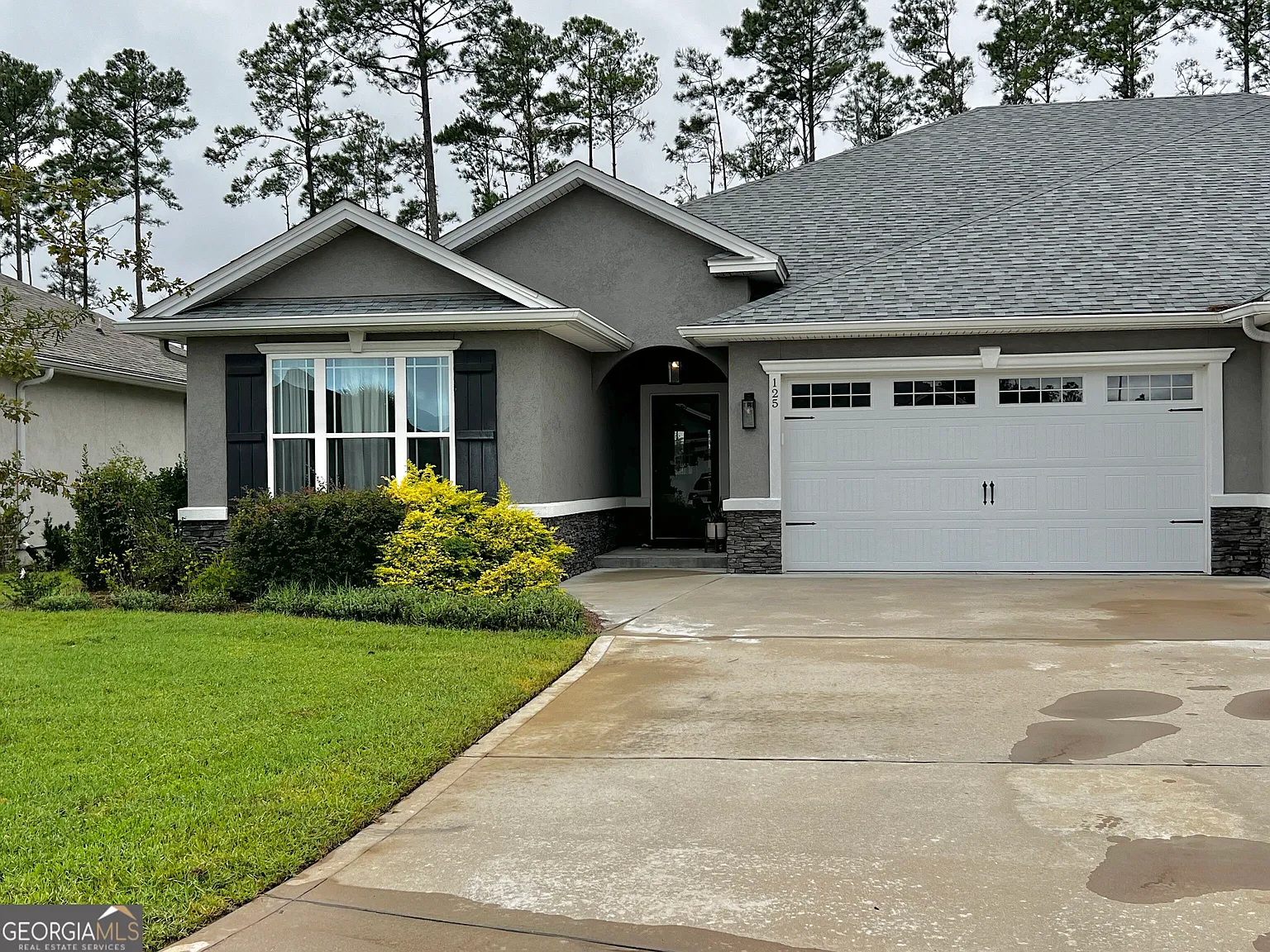 3 bed, 2.0 bath, 2003 sqft, $2,500 — Photo 1