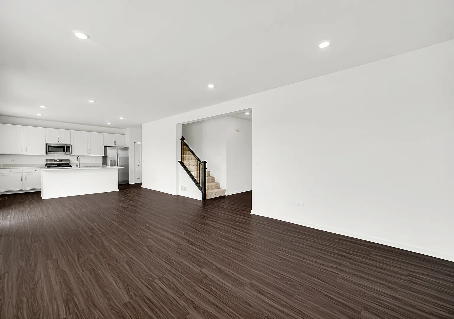 3 bed, 2.5 bath, 2074 sqft, $3,800 — Photo 4