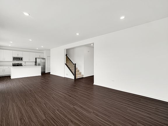 4th image of 349 Danforth Dr