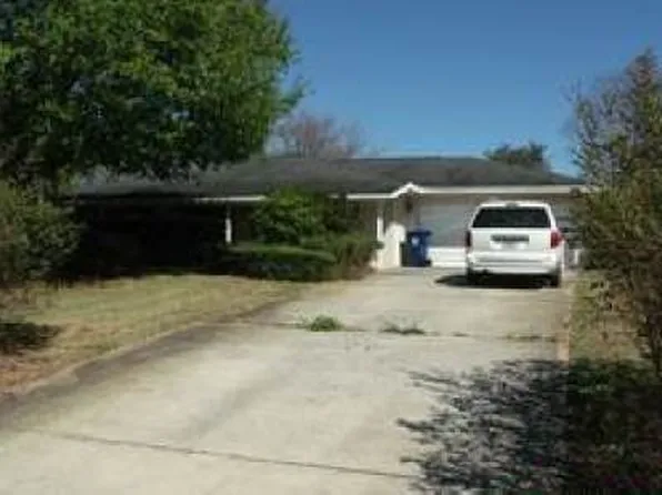 668 Wood Ave, Frostproof, FL 33843