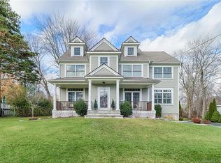 328 Davis Rd, Fairfield, CT 06825