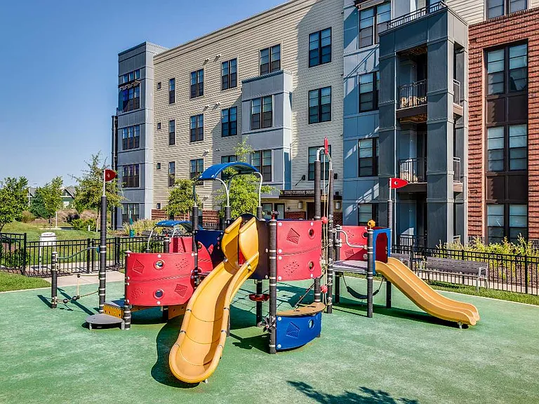 Lerner Windmill Parc — Photo 16