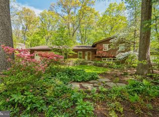 11624 Sourwood Ln, Reston, VA 20191