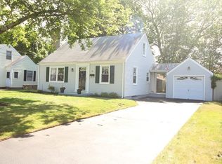 31 Kirk Dr, Pawtucket, RI 02861