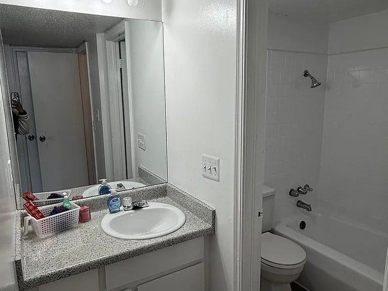 Campus Pointe Apartments — Photo 19