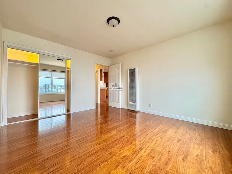 3511 Taraval St #4 — Photo 6