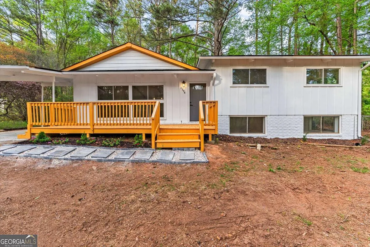 1796 E Atlanta Rd photo 1