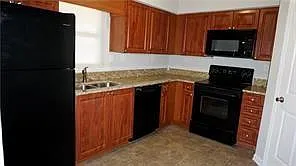 117 Brittany Ct — Photo 5