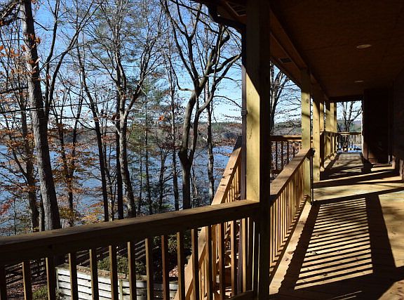2nd image of 453 Lakewood Dr