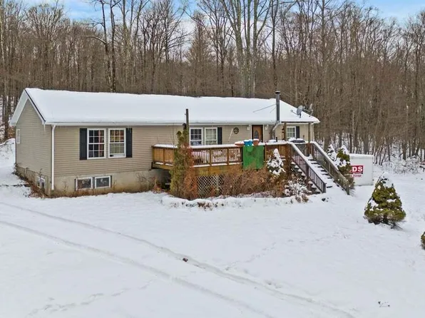 46 Wild Acres Rd, Lake Ariel, PA 18436