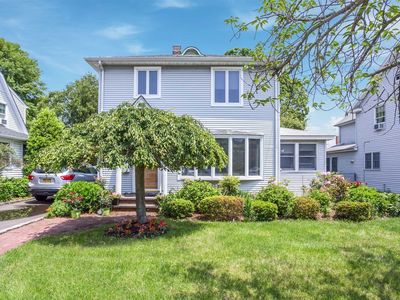 146 Emory Rd, Mineola, NY, 11501