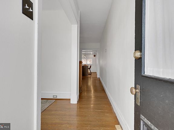 4th image of 1711 N Lincoln St
