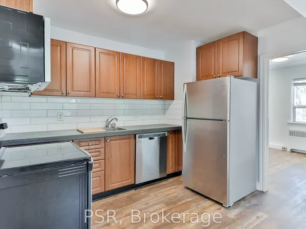 170 Holborne Ave #2, Toronto, ON M4C 2P9