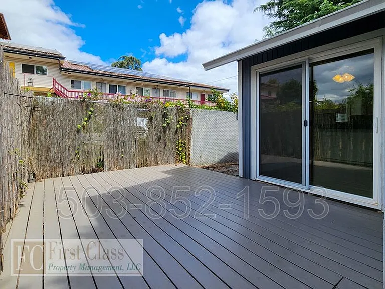 4319 SE 37th Ave — Photo 24