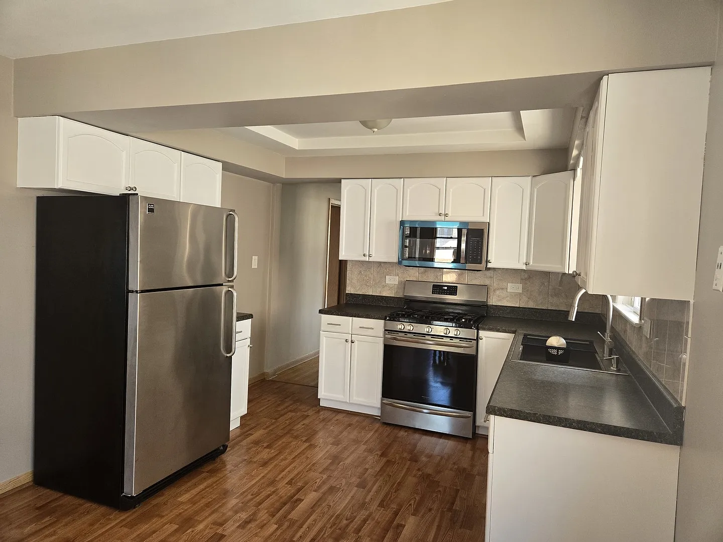 3 bed, 1200 sqft, $2,300 — Photo 3