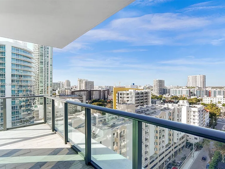 480 NE 31st St #1401 — Photo 36