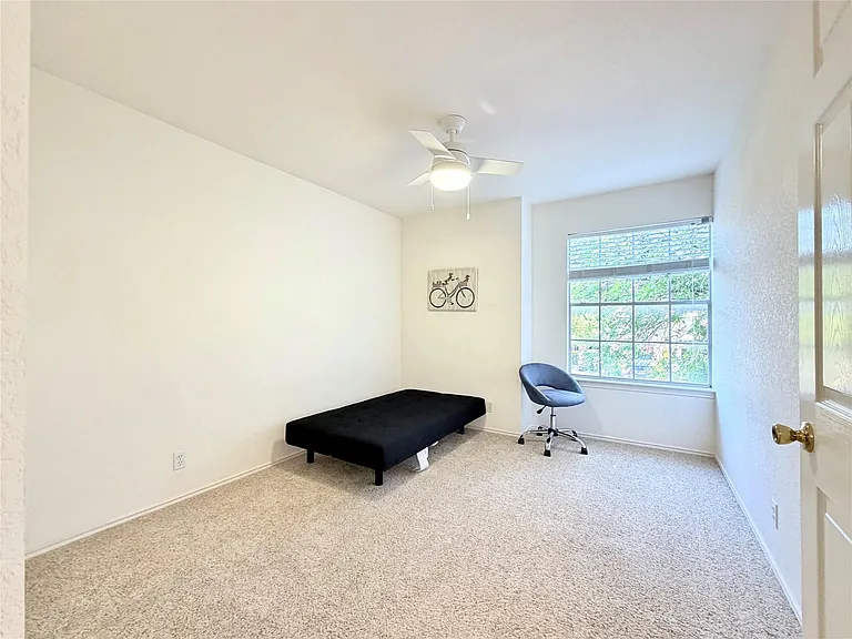 9802 Copper Creek Dr — Photo 31