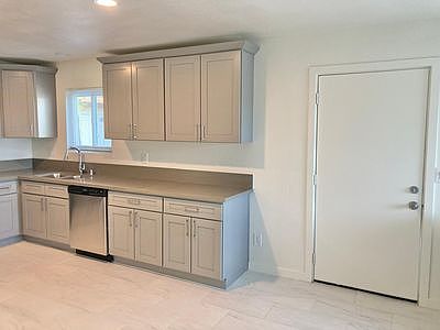 Ample kitchen stroage