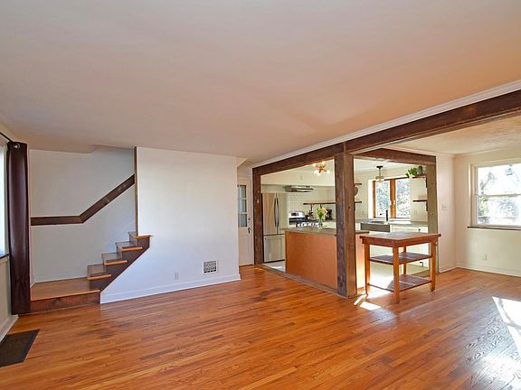 5th image of 1523 Barvac Ave