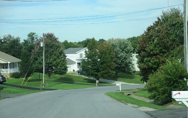 2nd image of 75 Cullen Ct