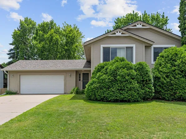 7581 23rd St N, Oakdale, MN 55128