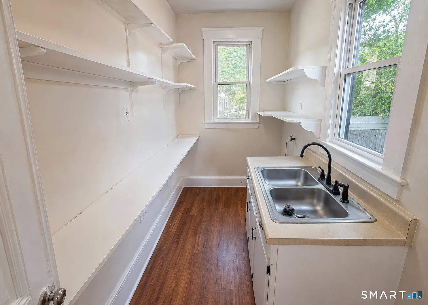 3 bed, 1.0 bath, 1117 sqft, $1,450 — Photo 4