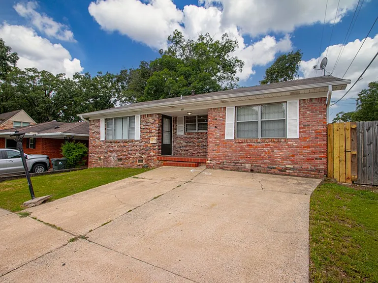 822 N Hughes St — Photo 32
