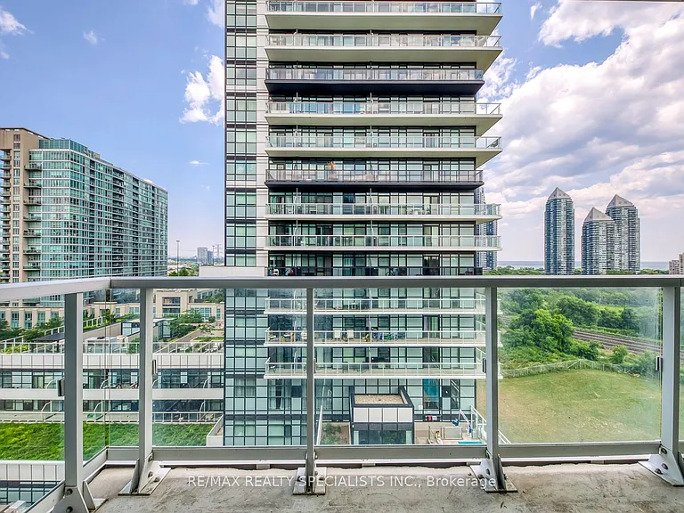 251 Manitoba St #914 — Photo 22