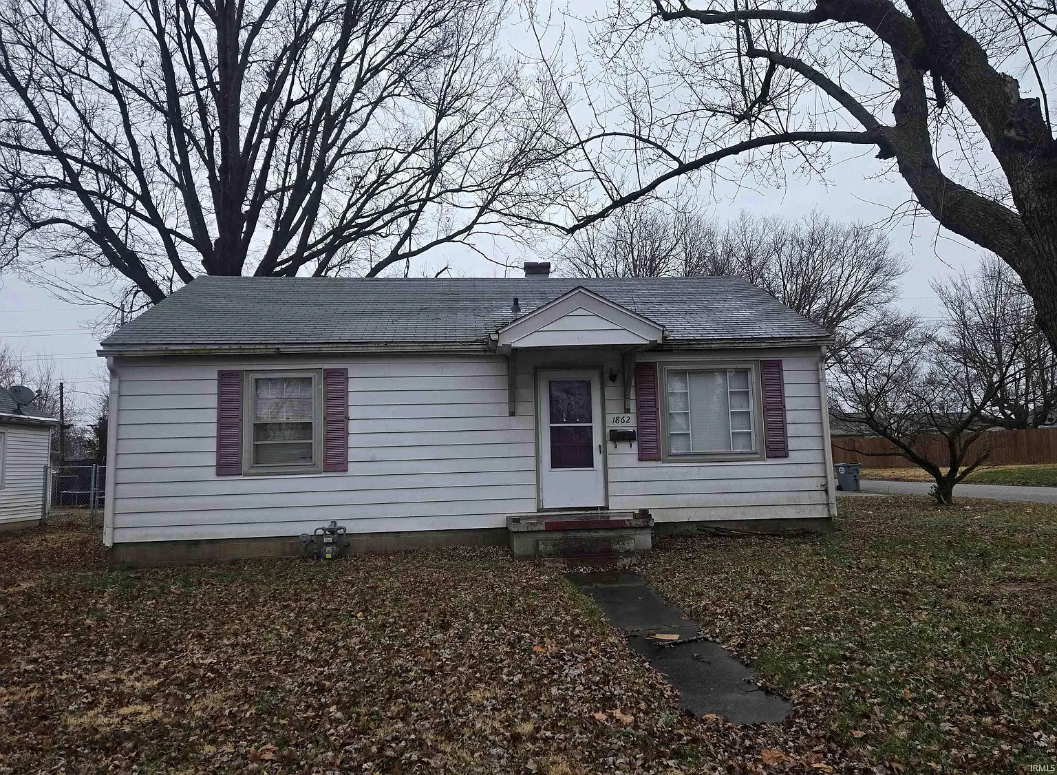 1862 Marshall Ave photo 1