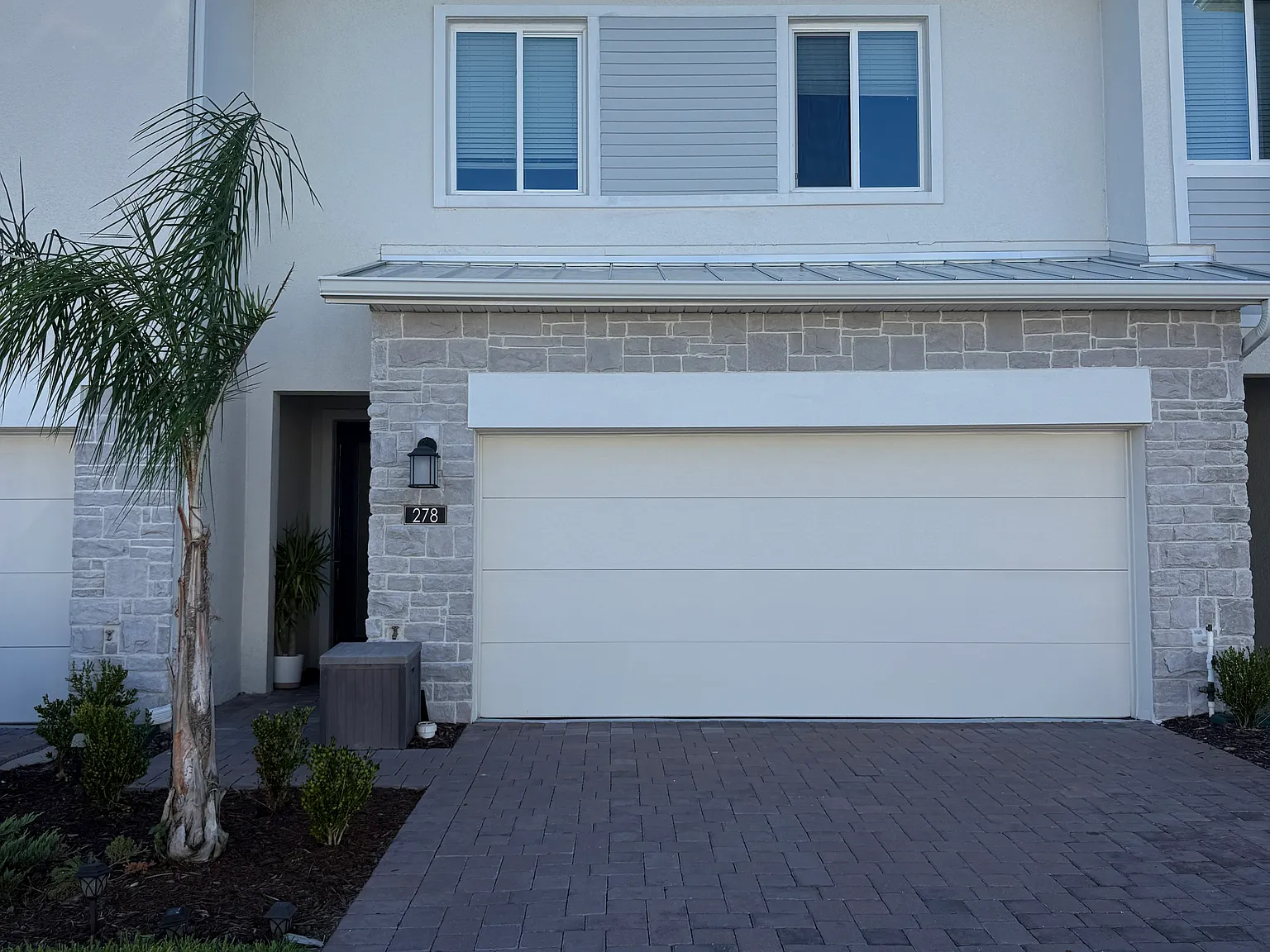 3 bed, 2.5 bath, 1864 sqft, $2,600 — Photo 2