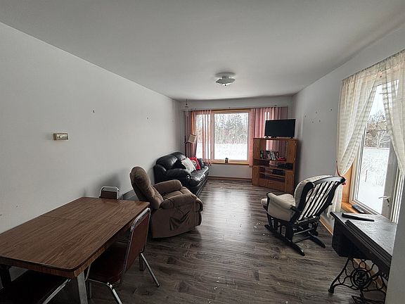 4th image of 1039 Goose River Rd